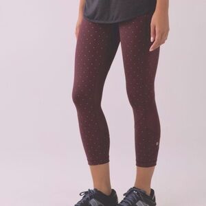 Lululemon Pace Rival Crop Sz 10 
Night Fall Bordeaux Drama Gold Reflective EUC